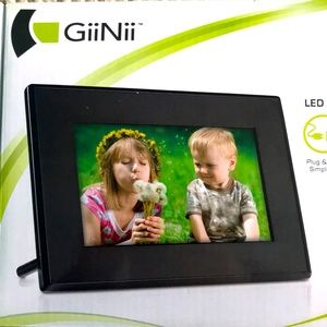 GiiNii  7” LED Digital Picture Frame